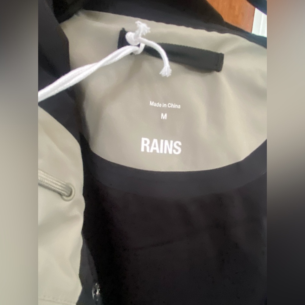 Rains Mens/Unisex Suva Softshell Cargo Raincoat Driftwood Sz M  Retails 200+ - Picture 10 of 10